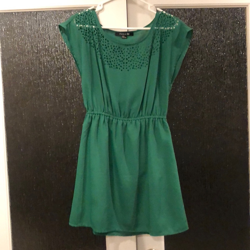 Green dress, size medium. Worn once. Super cute!